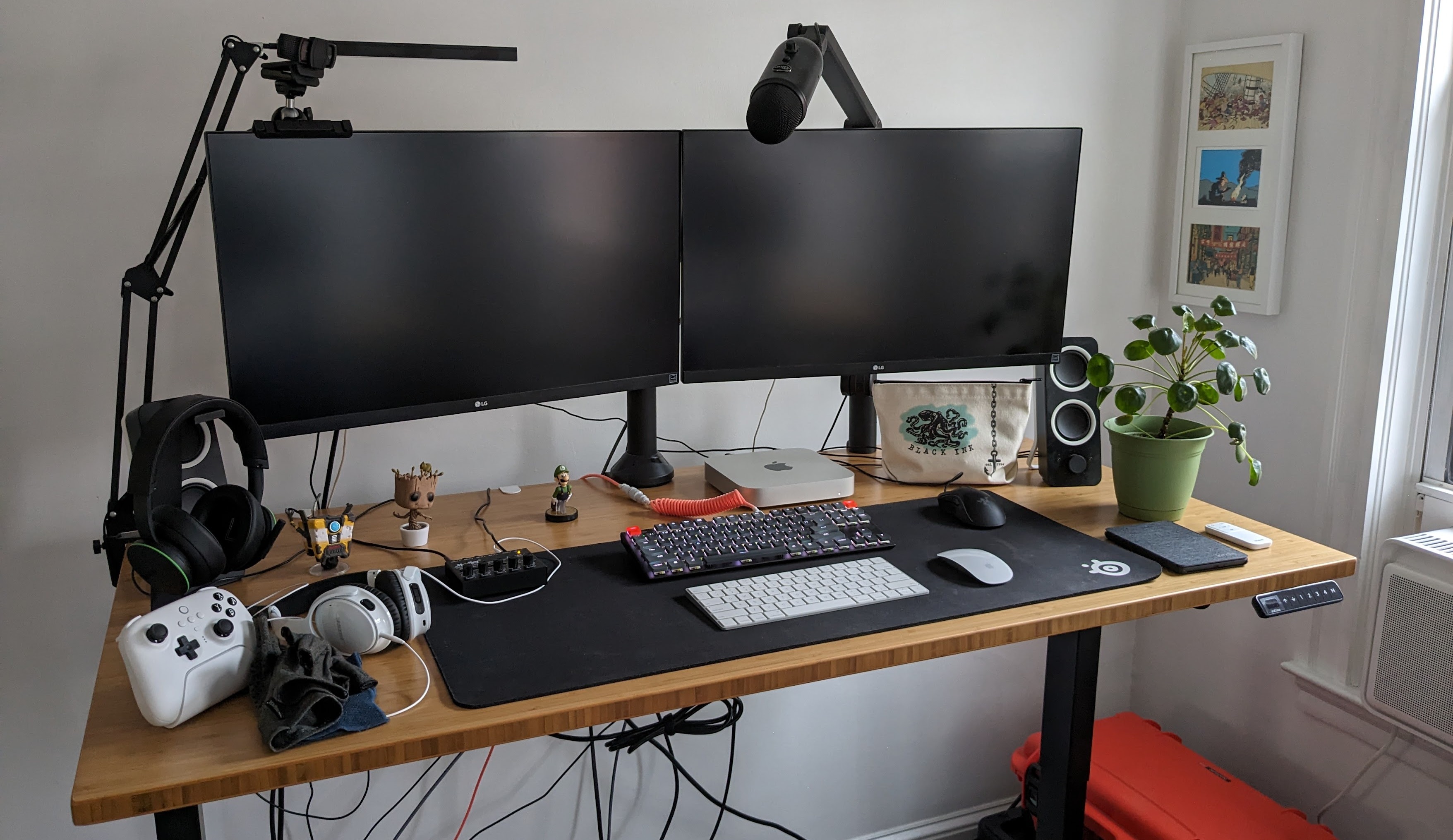 Picture of my abnormally clean desk.